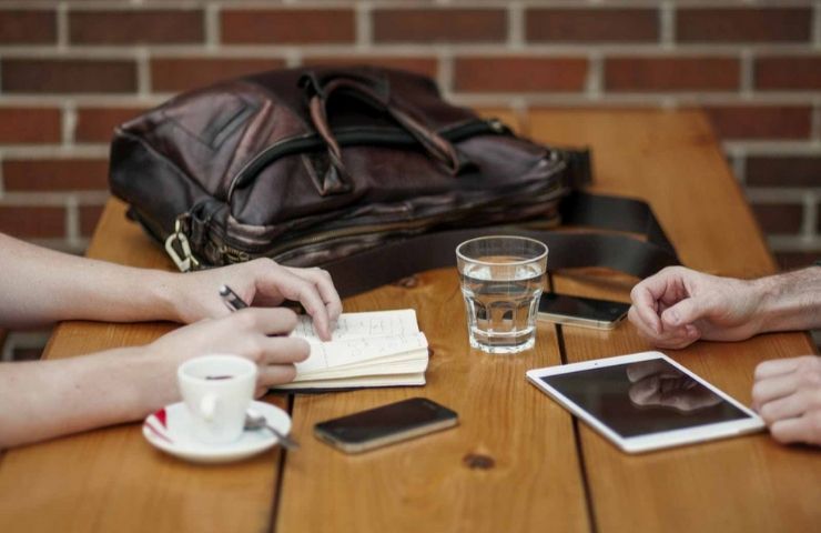 What to Bring to a Job Interview Six Essentials - UEI College
